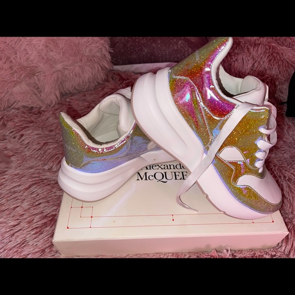 Size 40 - BRAND NEW - NEVER WORN Alexander McQueen - Picture 5 of 6